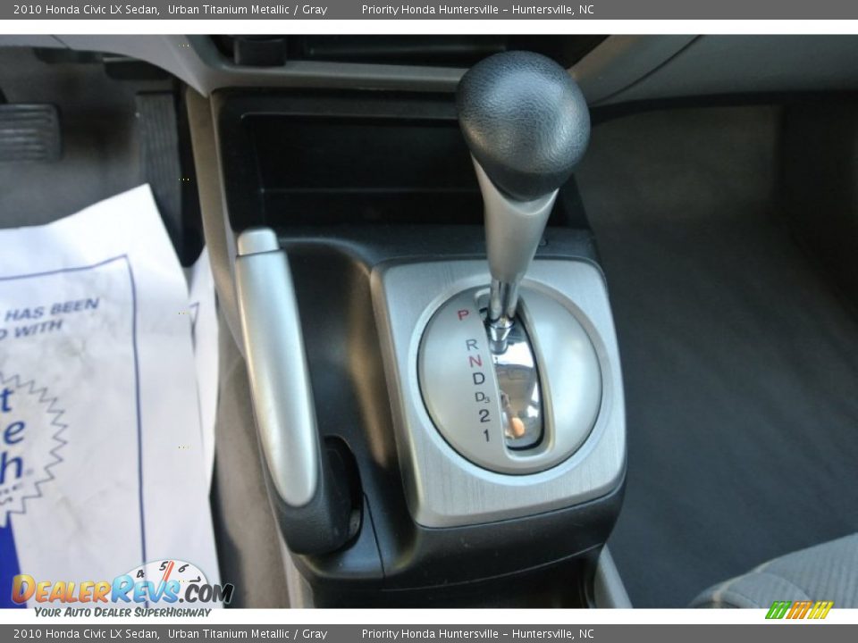 2010 Honda Civic LX Sedan Urban Titanium Metallic / Gray Photo #12