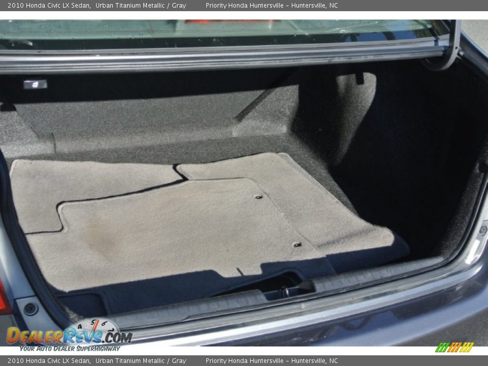 2010 Honda Civic LX Sedan Urban Titanium Metallic / Gray Photo #18