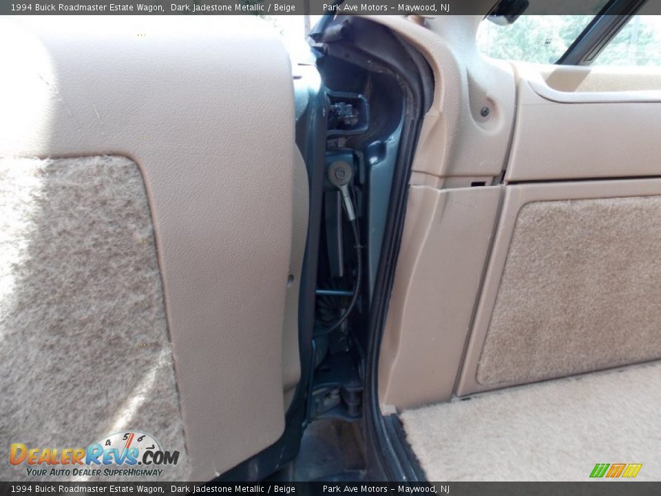 1994 Buick Roadmaster Estate Wagon Dark Jadestone Metallic / Beige Photo #32