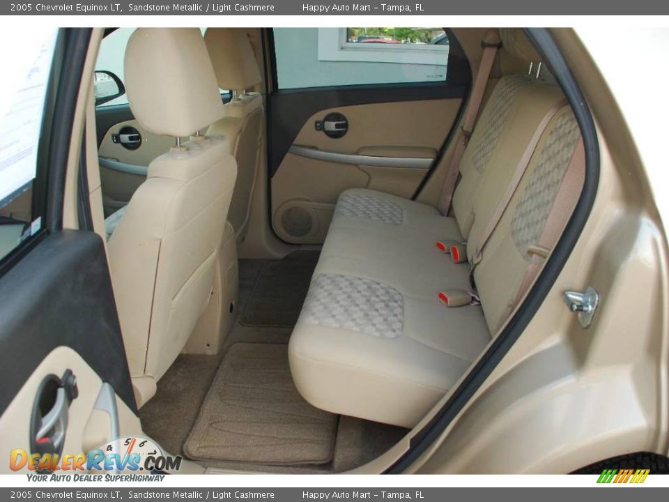 2005 Chevrolet Equinox LT Sandstone Metallic / Light Cashmere Photo #17