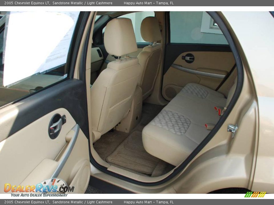 2005 Chevrolet Equinox LT Sandstone Metallic / Light Cashmere Photo #18