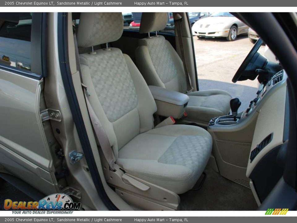 2005 Chevrolet Equinox LT Sandstone Metallic / Light Cashmere Photo #19