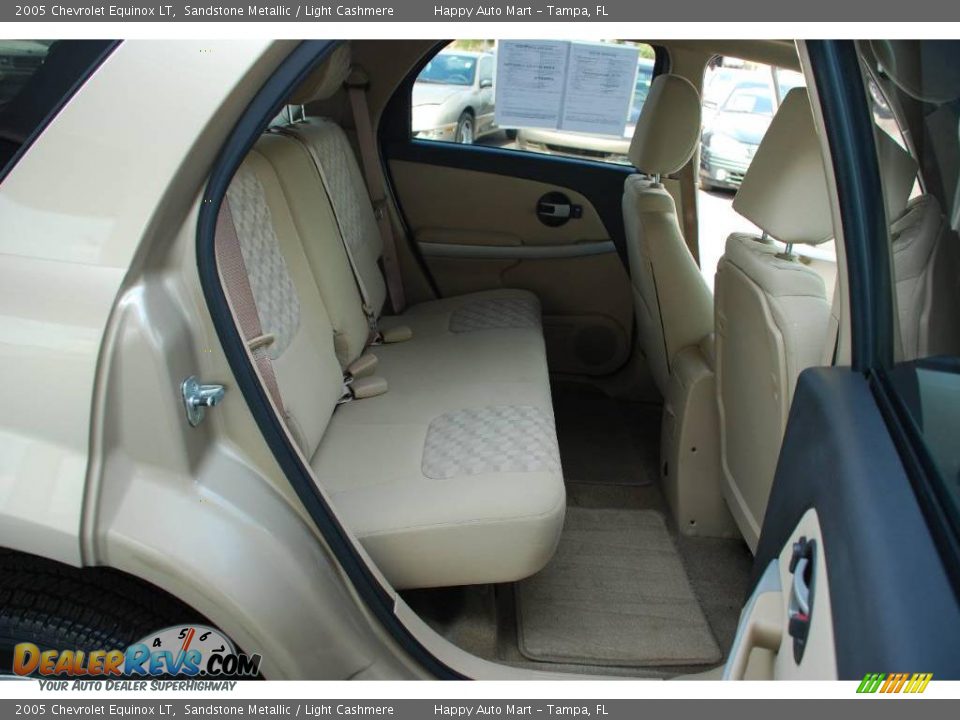 2005 Chevrolet Equinox LT Sandstone Metallic / Light Cashmere Photo #20