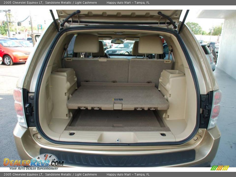 2005 Chevrolet Equinox LT Sandstone Metallic / Light Cashmere Photo #21