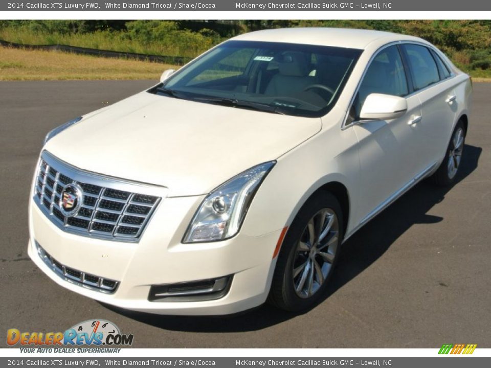 2014 Cadillac XTS Luxury FWD White Diamond Tricoat / Shale/Cocoa Photo #2