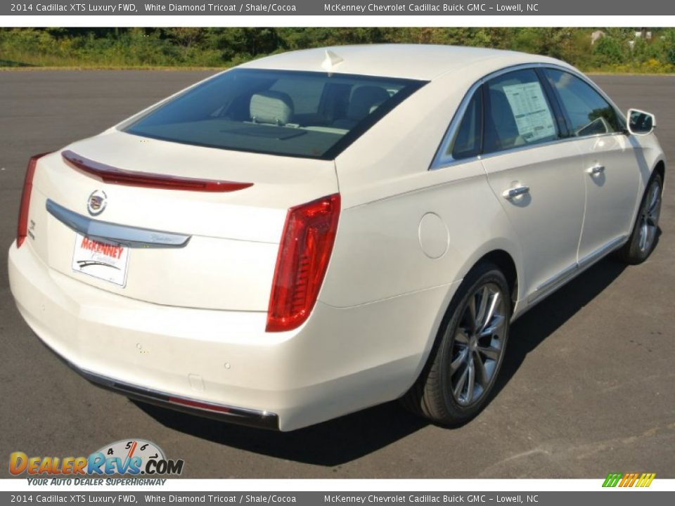 2014 Cadillac XTS Luxury FWD White Diamond Tricoat / Shale/Cocoa Photo #5