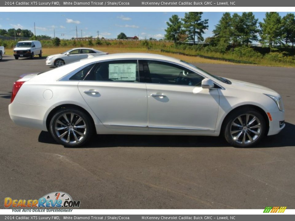 White Diamond Tricoat 2014 Cadillac XTS Luxury FWD Photo #6