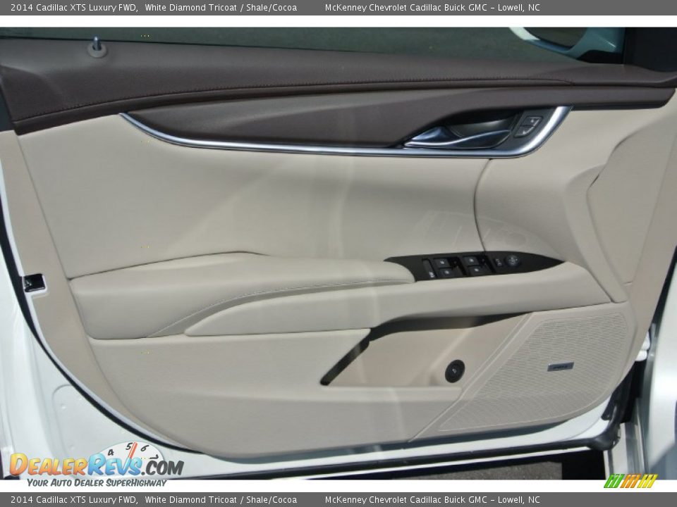 2014 Cadillac XTS Luxury FWD White Diamond Tricoat / Shale/Cocoa Photo #9