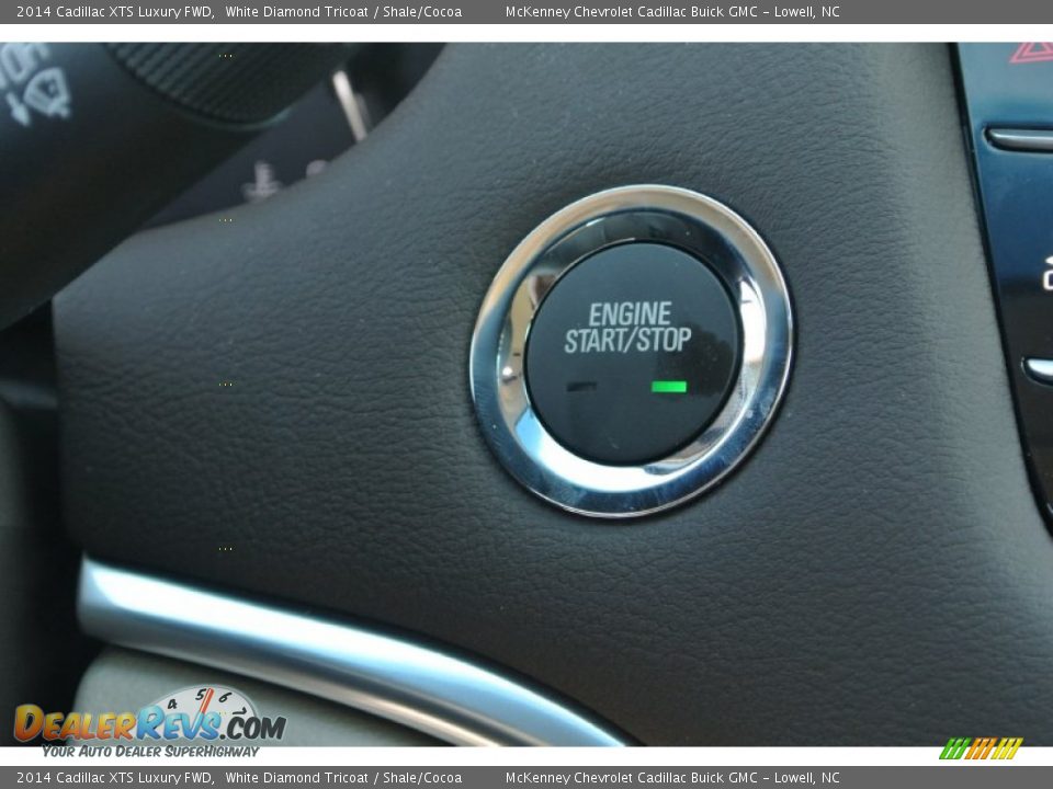 Controls of 2014 Cadillac XTS Luxury FWD Photo #13