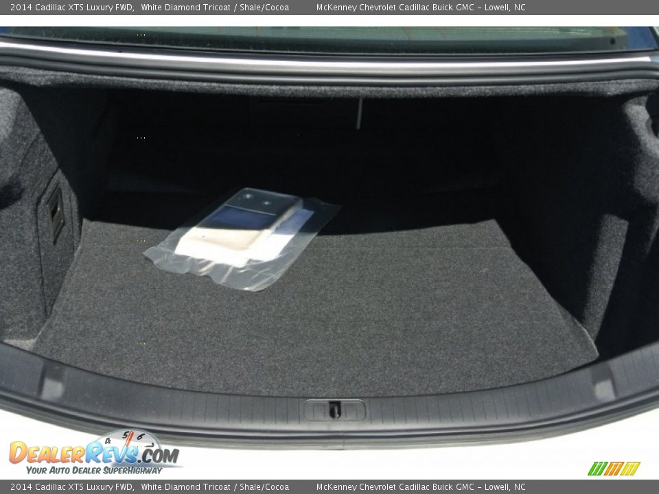 2014 Cadillac XTS Luxury FWD Trunk Photo #17