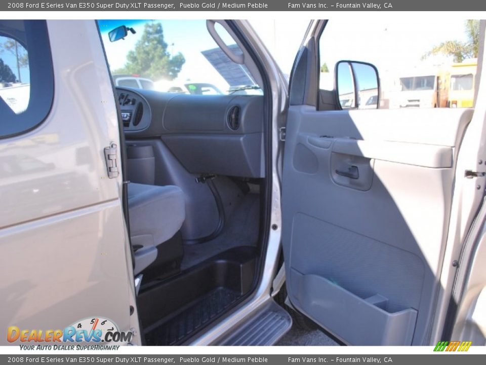2008 Ford E Series Van E350 Super Duty XLT Passenger Pueblo Gold / Medium Pebble Photo #17
