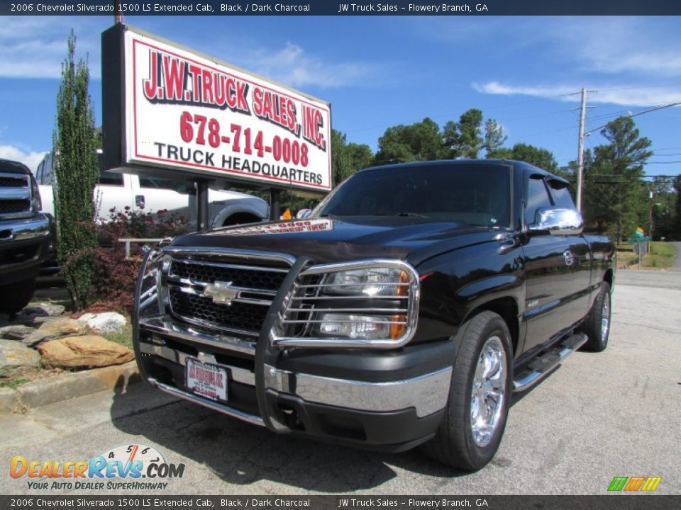 2006 Chevrolet Silverado 1500 LS Extended Cab Black / Dark Charcoal Photo #1