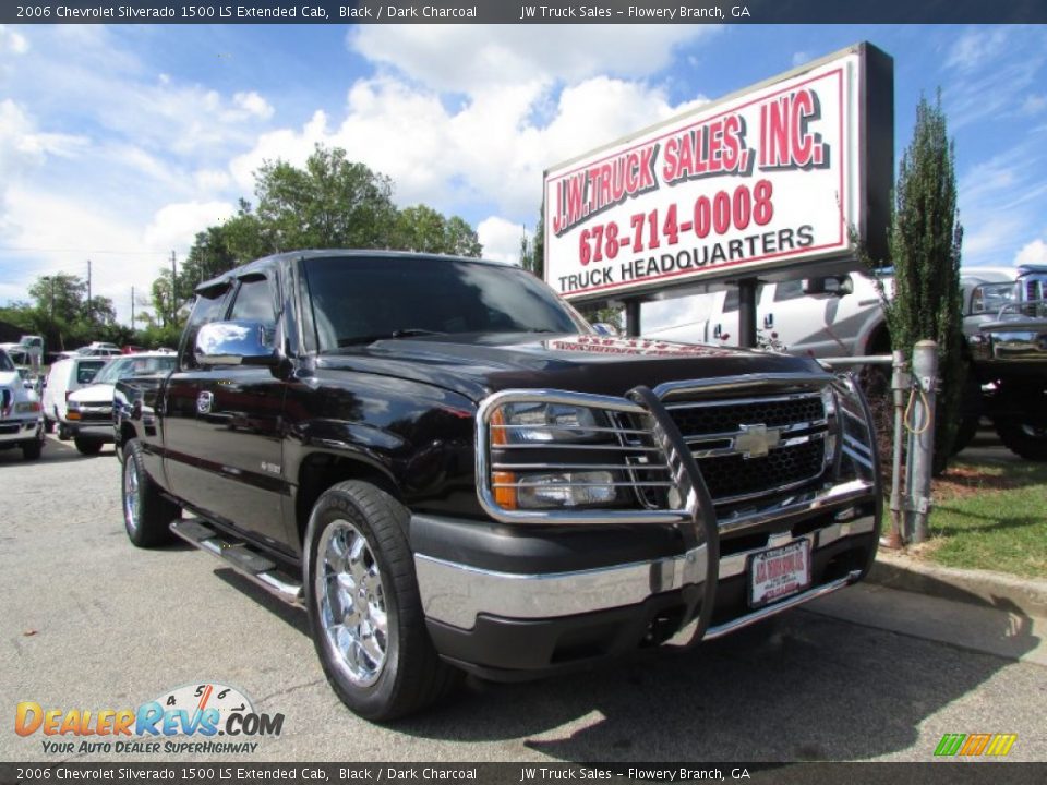 2006 Chevrolet Silverado 1500 LS Extended Cab Black / Dark Charcoal Photo #11