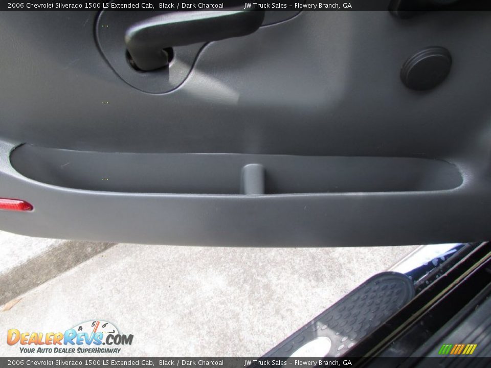 2006 Chevrolet Silverado 1500 LS Extended Cab Black / Dark Charcoal Photo #16