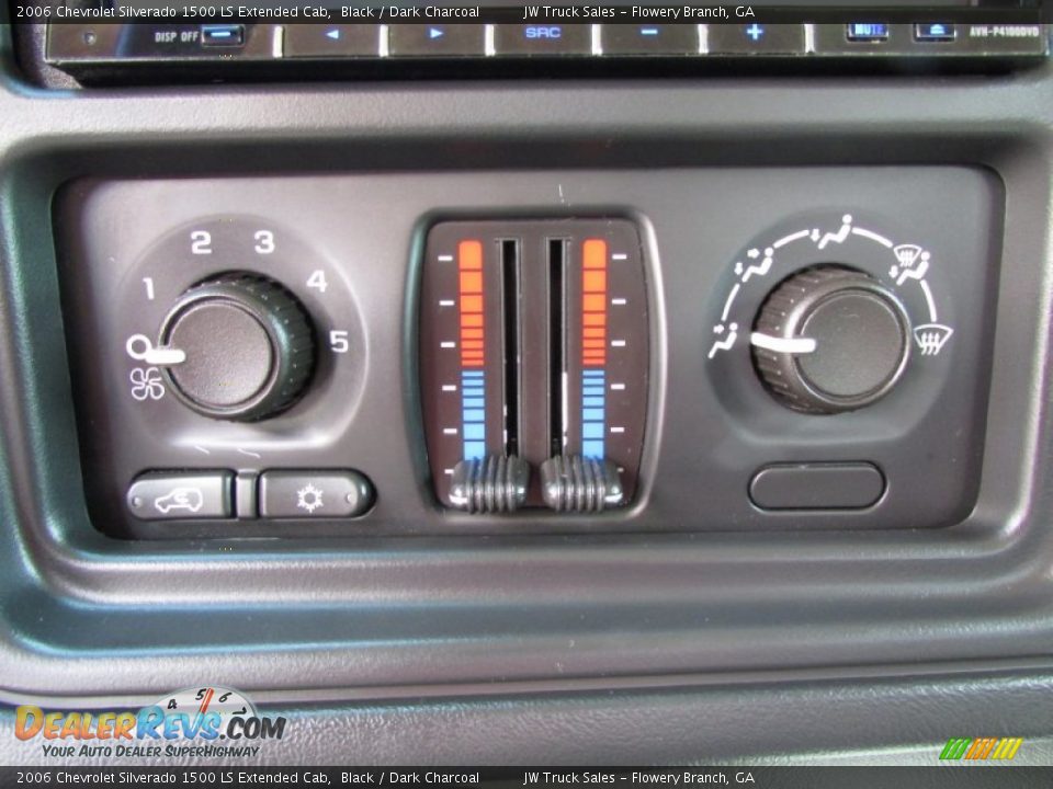 2006 Chevrolet Silverado 1500 LS Extended Cab Black / Dark Charcoal Photo #26