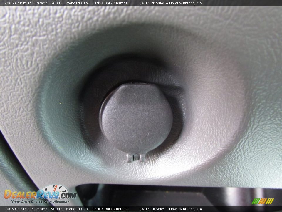2006 Chevrolet Silverado 1500 LS Extended Cab Black / Dark Charcoal Photo #29