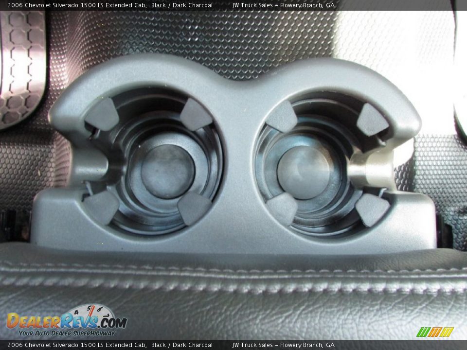2006 Chevrolet Silverado 1500 LS Extended Cab Black / Dark Charcoal Photo #31