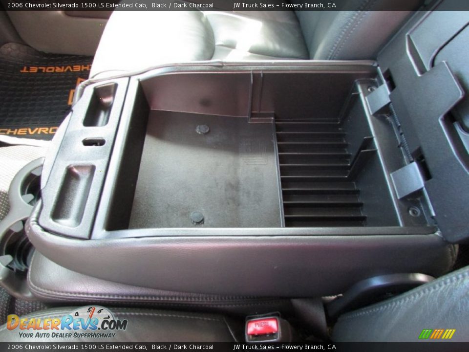 2006 Chevrolet Silverado 1500 LS Extended Cab Black / Dark Charcoal Photo #33
