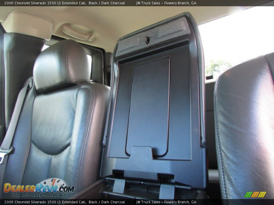 2006 Chevrolet Silverado 1500 LS Extended Cab Black / Dark Charcoal Photo #34