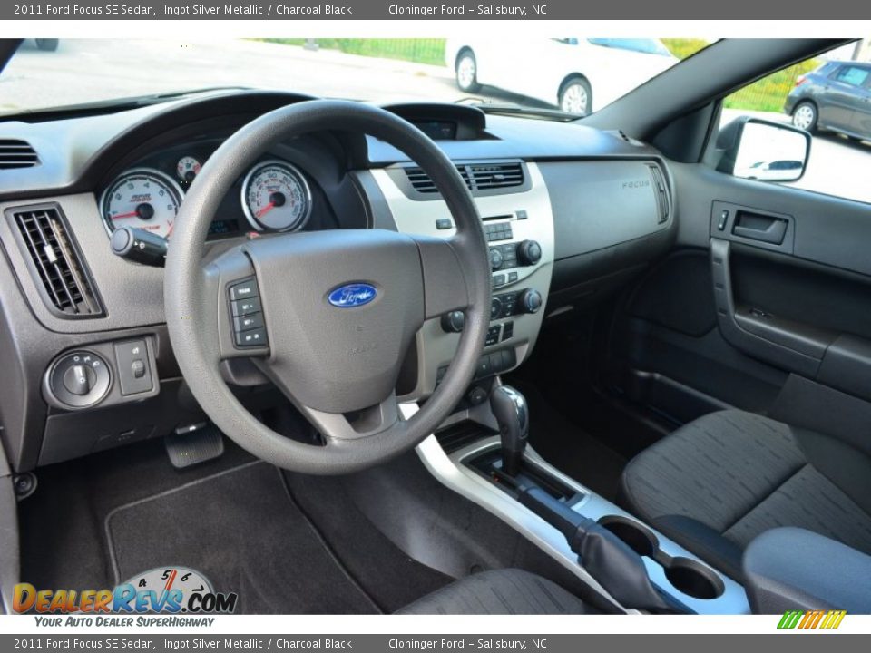 2011 Ford Focus SE Sedan Ingot Silver Metallic / Charcoal Black Photo #10