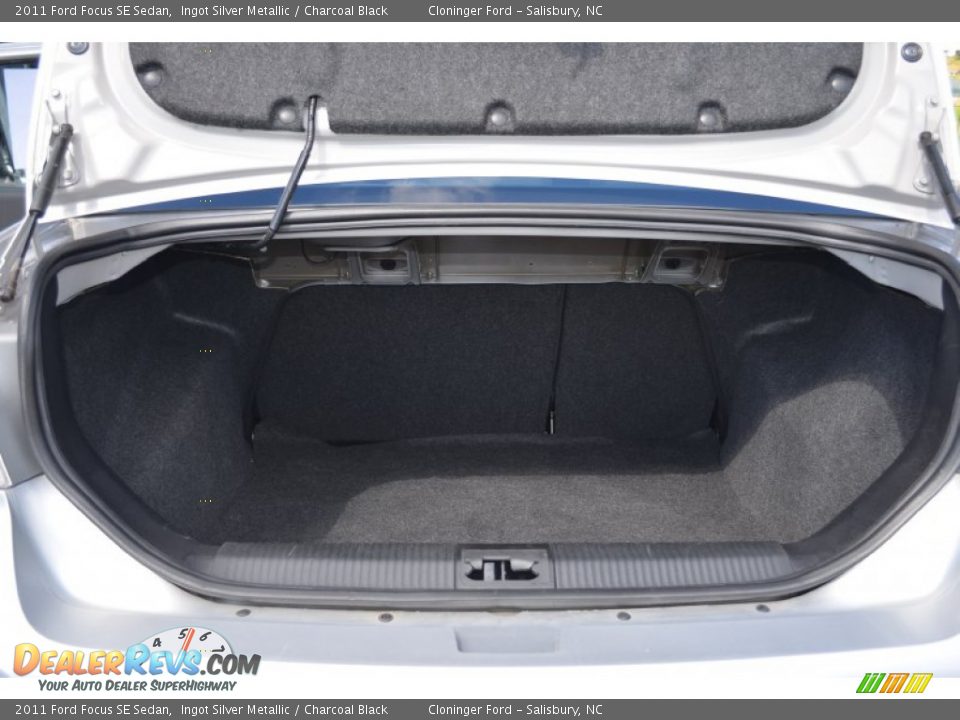 2011 Ford Focus SE Sedan Ingot Silver Metallic / Charcoal Black Photo #12