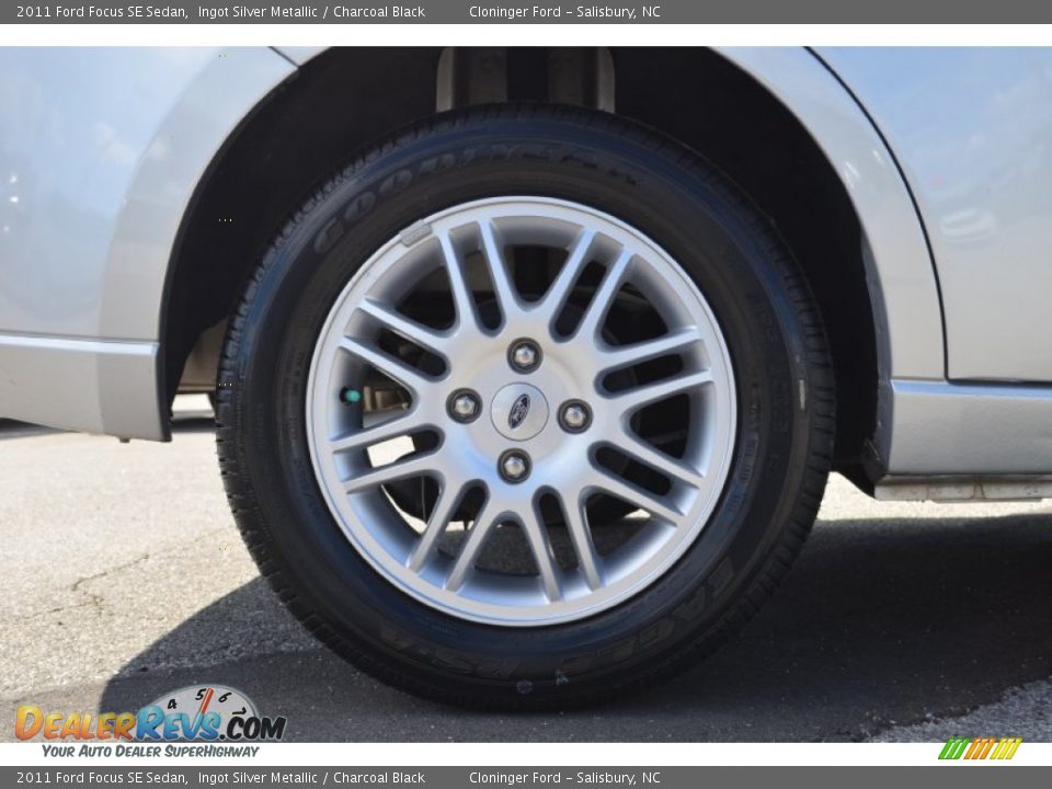 2011 Ford Focus SE Sedan Ingot Silver Metallic / Charcoal Black Photo #15