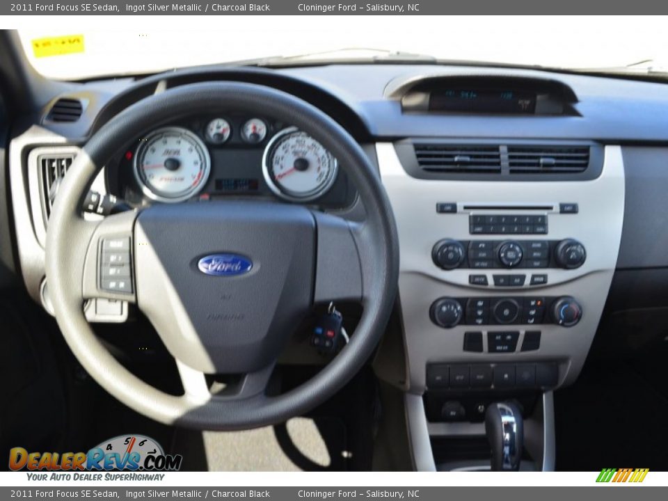 2011 Ford Focus SE Sedan Ingot Silver Metallic / Charcoal Black Photo #16