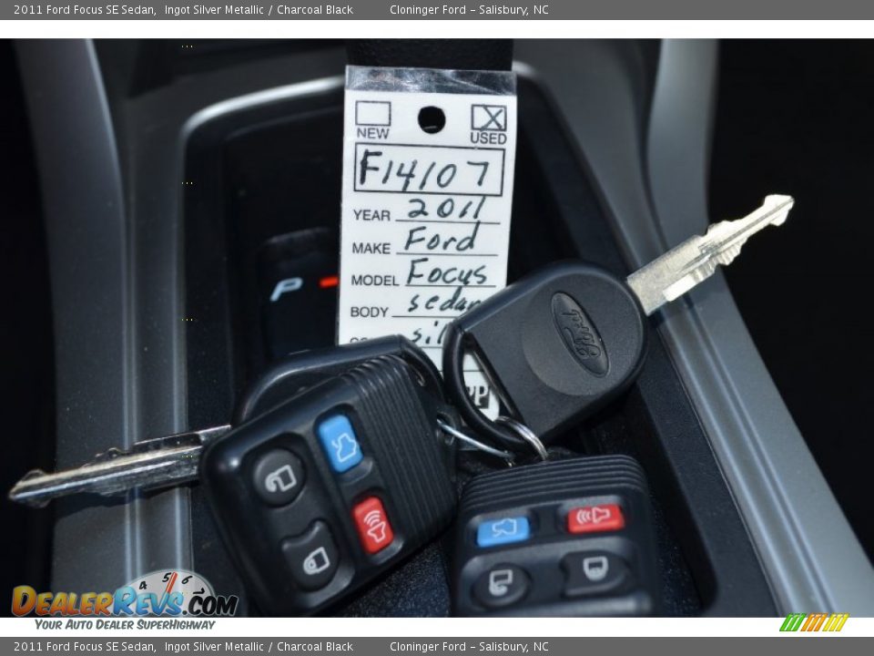 2011 Ford Focus SE Sedan Ingot Silver Metallic / Charcoal Black Photo #23