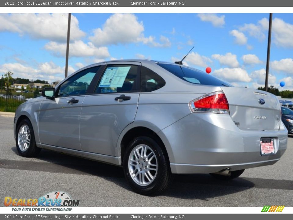 2011 Ford Focus SE Sedan Ingot Silver Metallic / Charcoal Black Photo #24