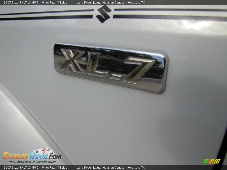 2005 Suzuki XL7 LX 4WD White Pearl / Beige Photo #13