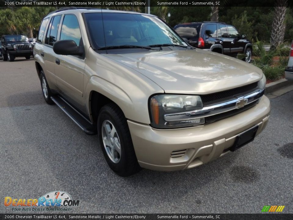 2006 Chevrolet TrailBlazer LS 4x4 Sandstone Metallic / Light Cashmere/Ebony Photo #1