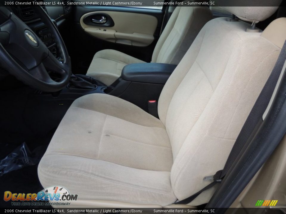 2006 Chevrolet TrailBlazer LS 4x4 Sandstone Metallic / Light Cashmere/Ebony Photo #3