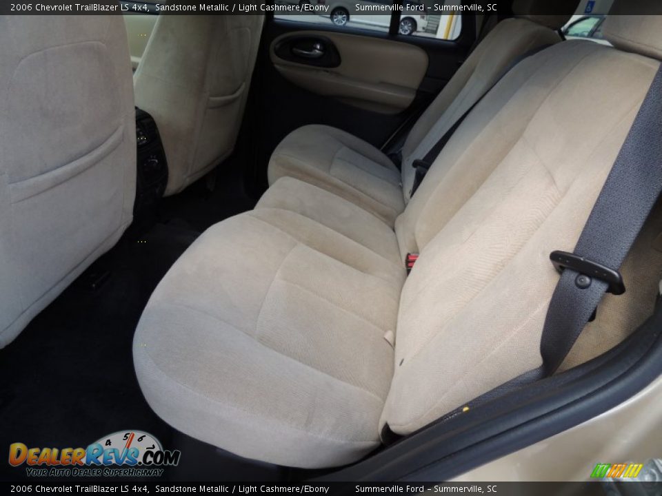 2006 Chevrolet TrailBlazer LS 4x4 Sandstone Metallic / Light Cashmere/Ebony Photo #6