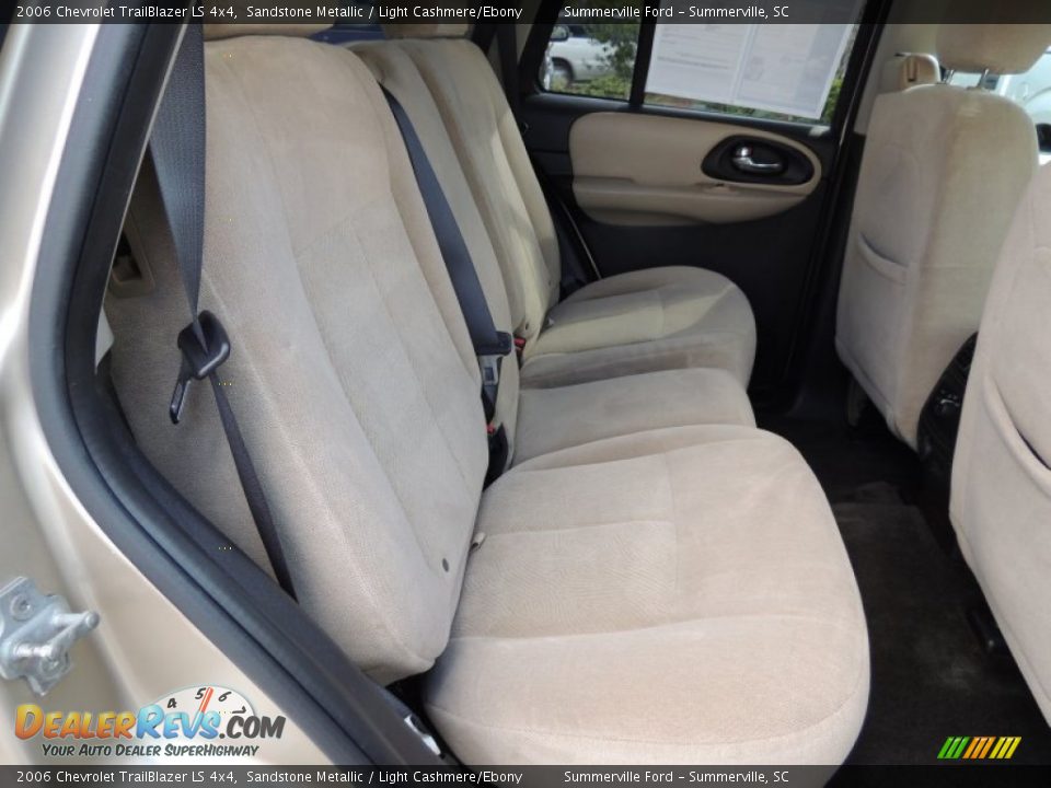 2006 Chevrolet TrailBlazer LS 4x4 Sandstone Metallic / Light Cashmere/Ebony Photo #10