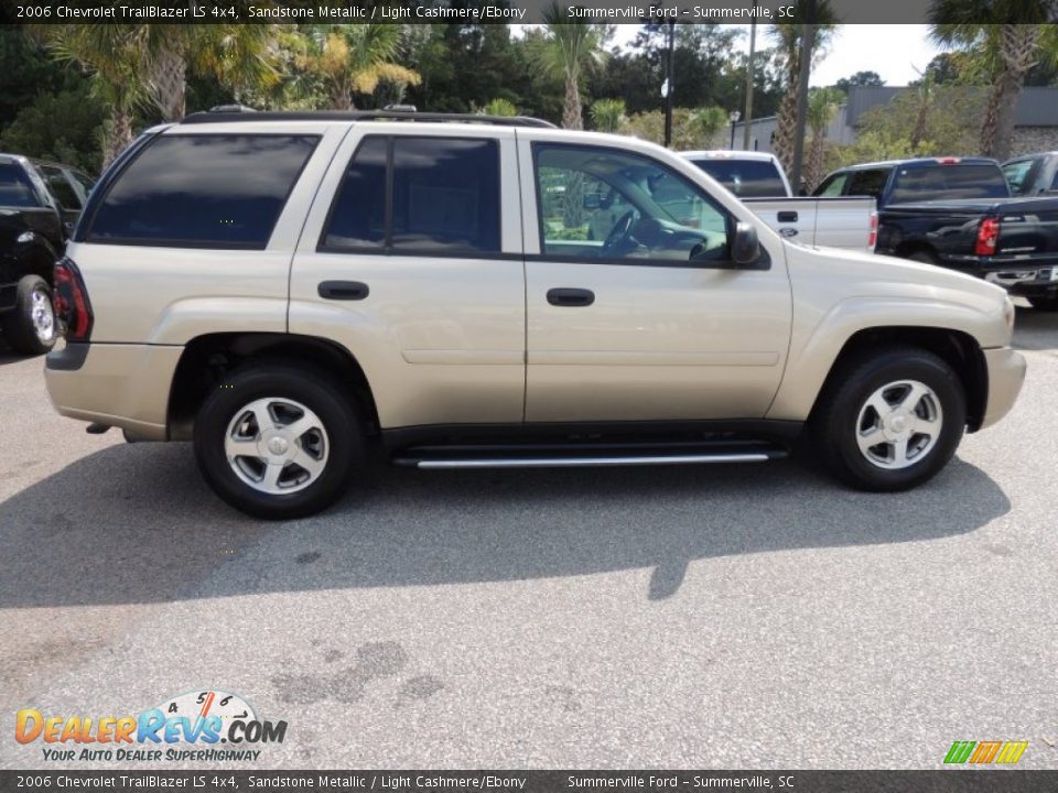 2006 Chevrolet TrailBlazer LS 4x4 Sandstone Metallic / Light Cashmere/Ebony Photo #12