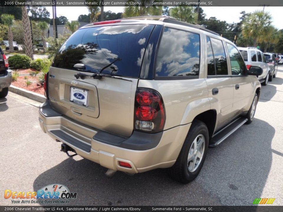 2006 Chevrolet TrailBlazer LS 4x4 Sandstone Metallic / Light Cashmere/Ebony Photo #13