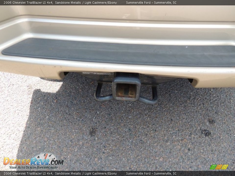 2006 Chevrolet TrailBlazer LS 4x4 Sandstone Metallic / Light Cashmere/Ebony Photo #14
