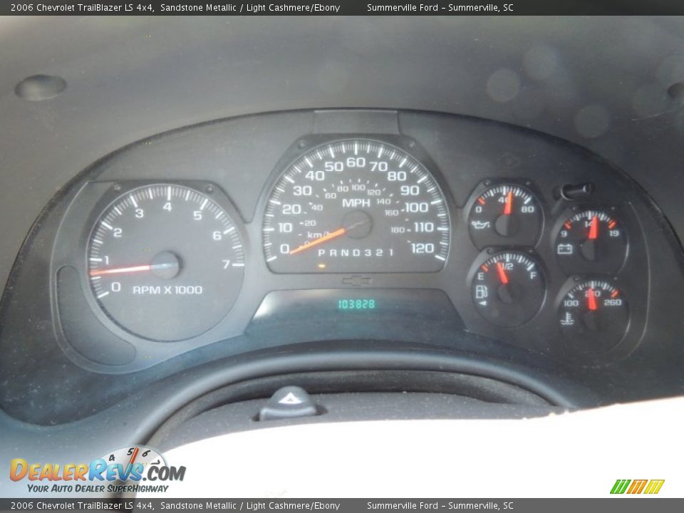 2006 Chevrolet TrailBlazer LS 4x4 Sandstone Metallic / Light Cashmere/Ebony Photo #23