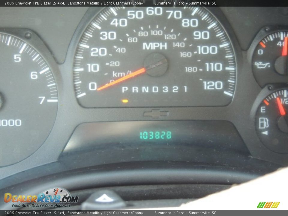 2006 Chevrolet TrailBlazer LS 4x4 Sandstone Metallic / Light Cashmere/Ebony Photo #24