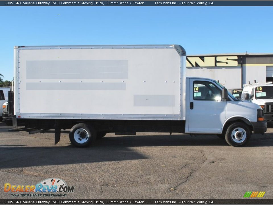 2005 GMC Savana Cutaway 3500 Commercial Moving Truck Summit White / Pewter Photo #2