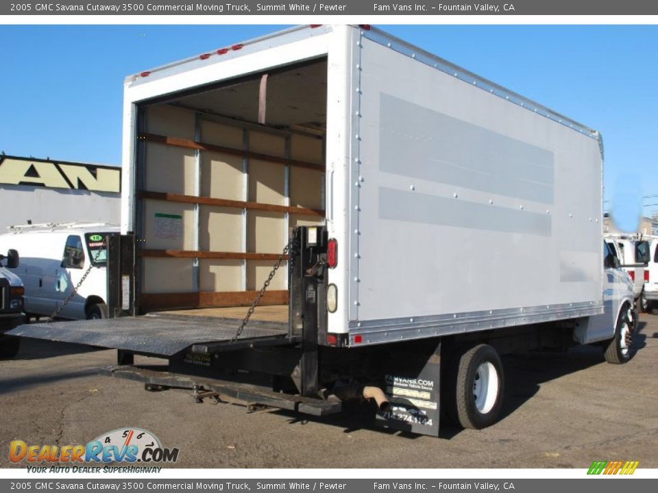 2005 GMC Savana Cutaway 3500 Commercial Moving Truck Summit White / Pewter Photo #5