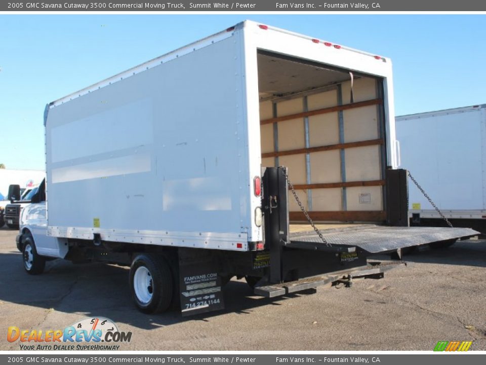 2005 GMC Savana Cutaway 3500 Commercial Moving Truck Summit White / Pewter Photo #7
