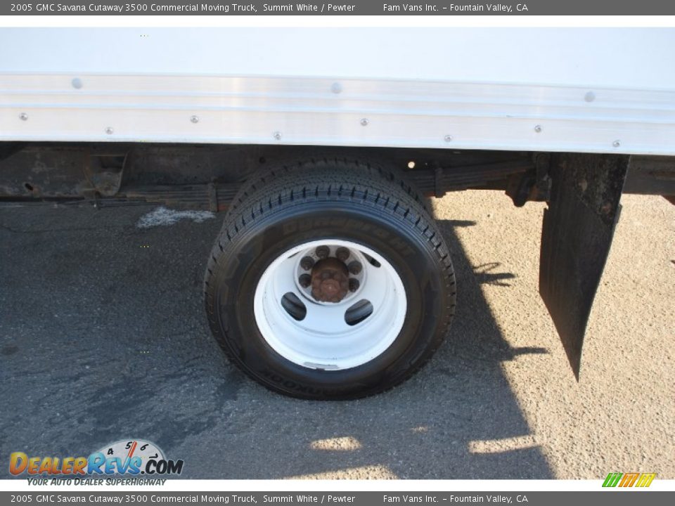2005 GMC Savana Cutaway 3500 Commercial Moving Truck Summit White / Pewter Photo #11