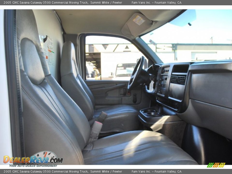 2005 GMC Savana Cutaway 3500 Commercial Moving Truck Summit White / Pewter Photo #14