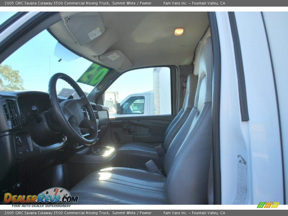 2005 GMC Savana Cutaway 3500 Commercial Moving Truck Summit White / Pewter Photo #16