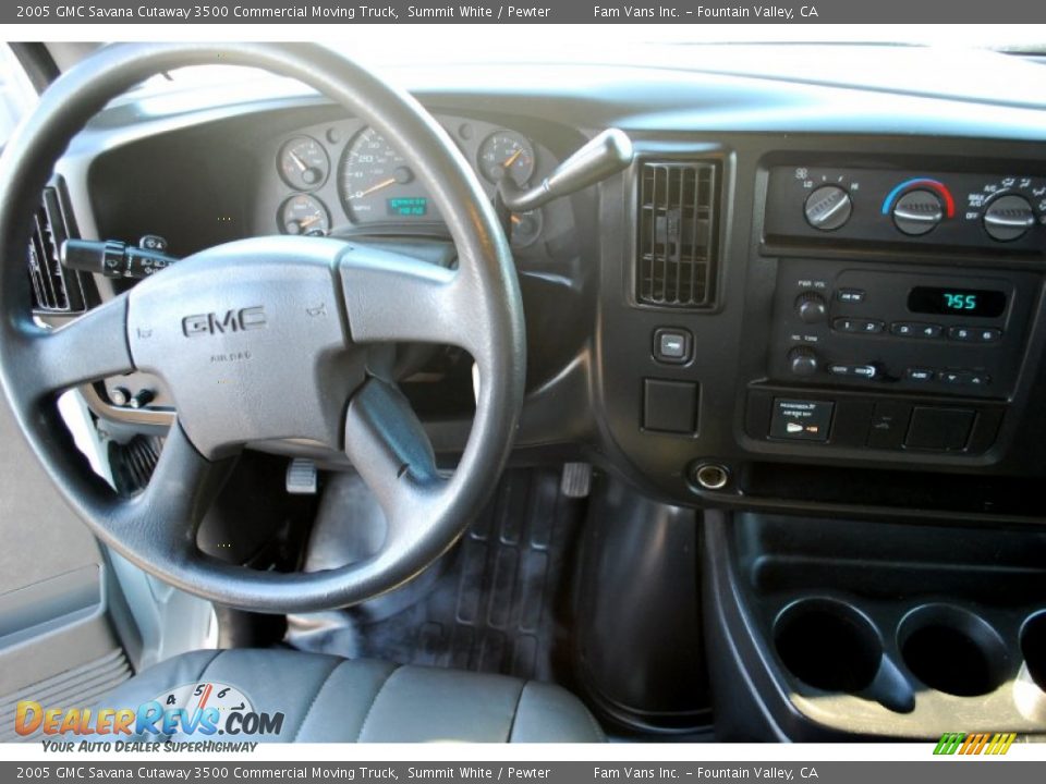 2005 GMC Savana Cutaway 3500 Commercial Moving Truck Summit White / Pewter Photo #17