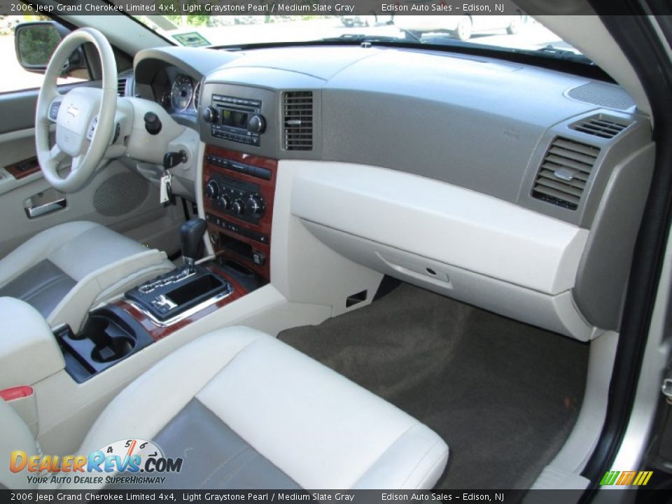 2006 Jeep Grand Cherokee Limited 4x4 Light Graystone Pearl / Medium Slate Gray Photo #16