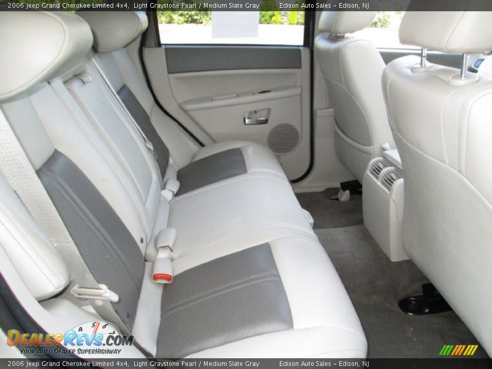 2006 Jeep Grand Cherokee Limited 4x4 Light Graystone Pearl / Medium Slate Gray Photo #18