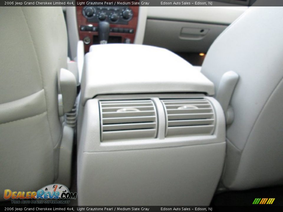 2006 Jeep Grand Cherokee Limited 4x4 Light Graystone Pearl / Medium Slate Gray Photo #25