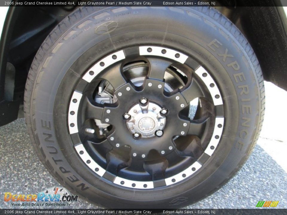 2006 Jeep Grand Cherokee Limited 4x4 Light Graystone Pearl / Medium Slate Gray Photo #31